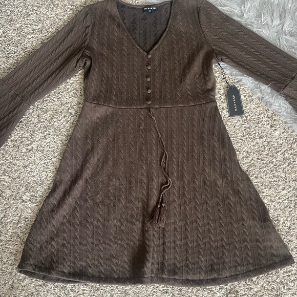 Max + Ash Brown Flare Sleeve Knit Dress - Picture 3 of 10